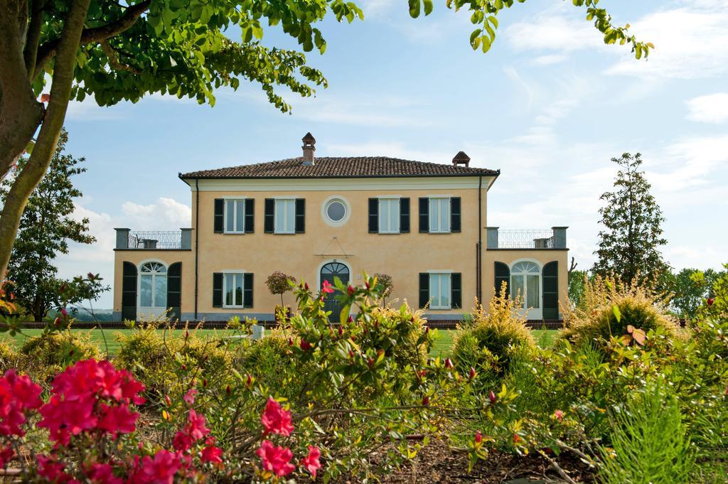 Relais 23 Hotel & Ristorante Castelnuovo Belbo ภายนอก รูปภาพ