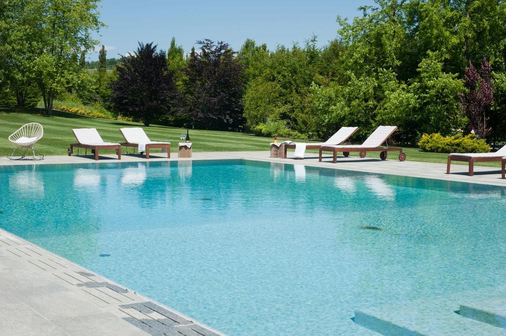 Relais 23 Hotel & Ristorante Castelnuovo Belbo ภายนอก รูปภาพ