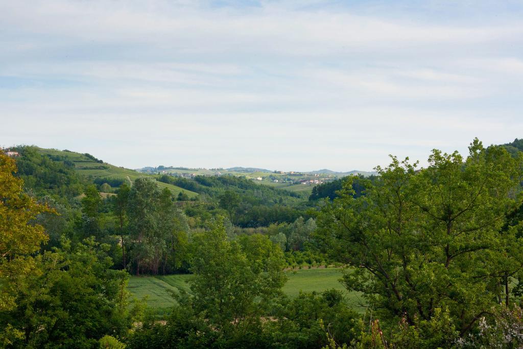 Relais 23 Hotel & Ristorante Castelnuovo Belbo ภายนอก รูปภาพ