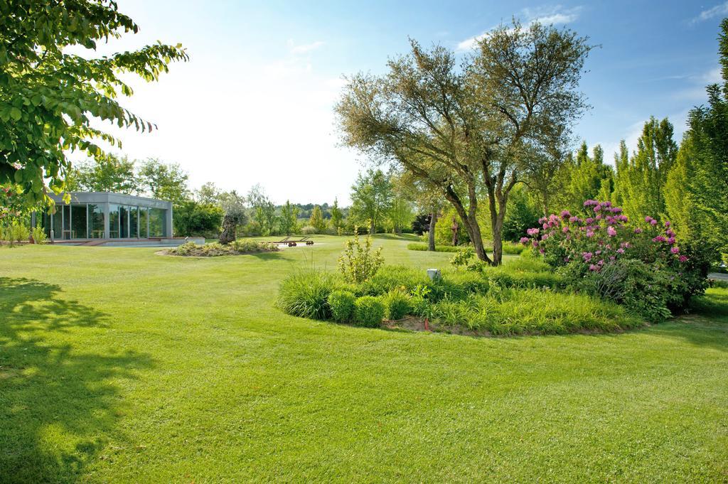 Relais 23 Hotel & Ristorante Castelnuovo Belbo ภายนอก รูปภาพ