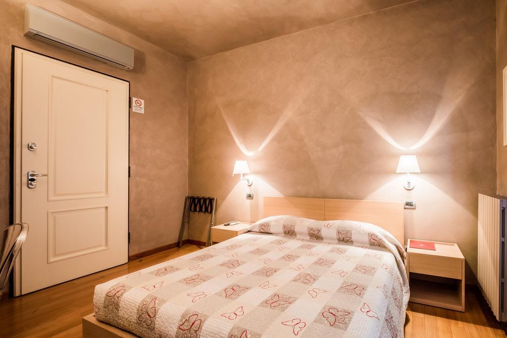 Relais 23 Hotel & Ristorante Castelnuovo Belbo ภายนอก รูปภาพ