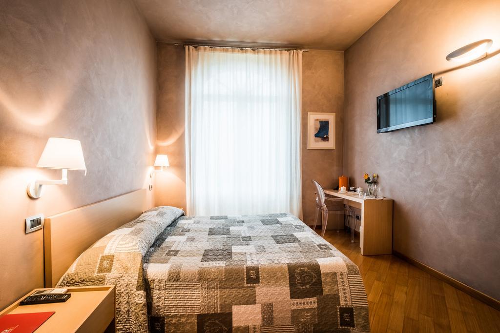 Relais 23 Hotel & Ristorante Castelnuovo Belbo ภายนอก รูปภาพ