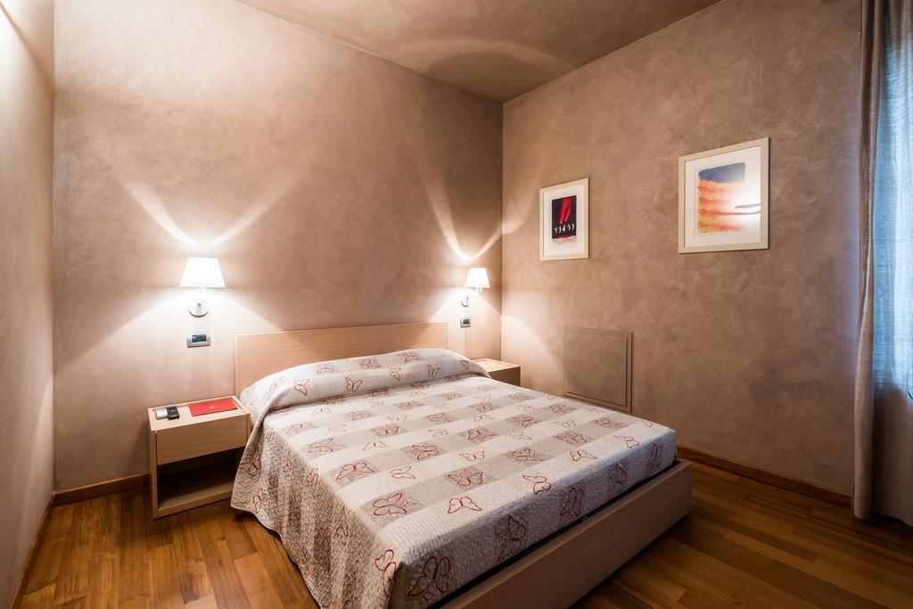 Relais 23 Hotel & Ristorante Castelnuovo Belbo ภายนอก รูปภาพ
