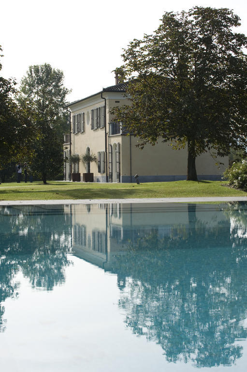 Relais 23 Hotel & Ristorante Castelnuovo Belbo ภายนอก รูปภาพ