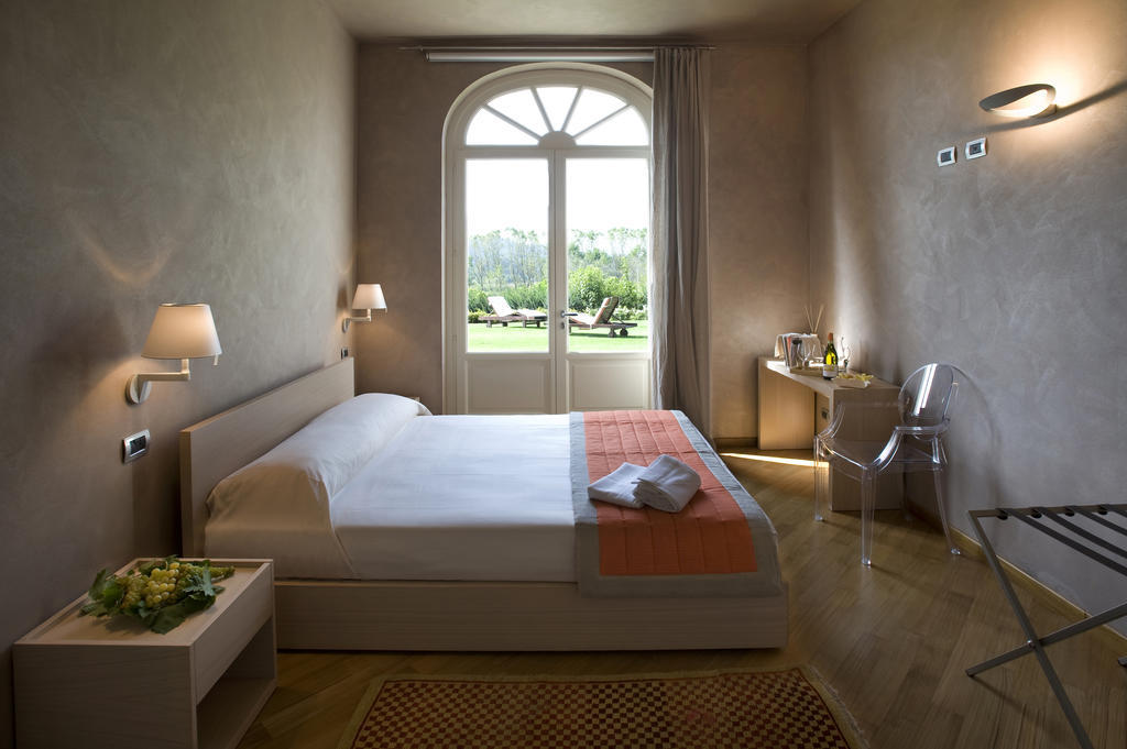 Relais 23 Hotel & Ristorante Castelnuovo Belbo ห้อง รูปภาพ