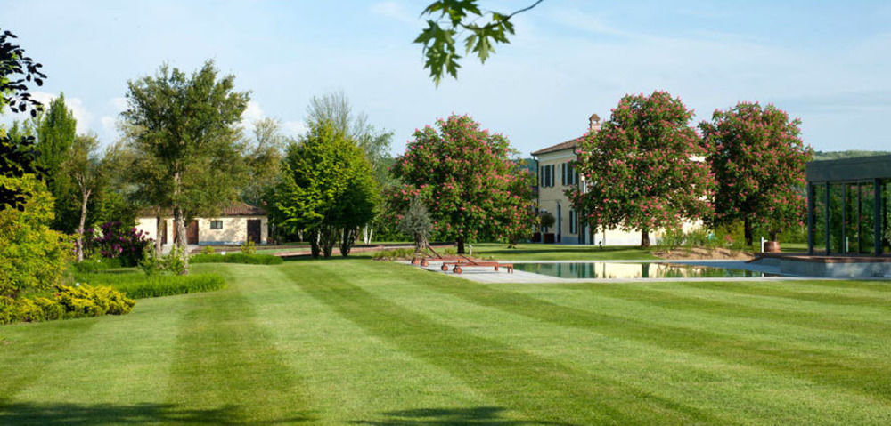 Relais 23 Hotel & Ristorante Castelnuovo Belbo ภายนอก รูปภาพ