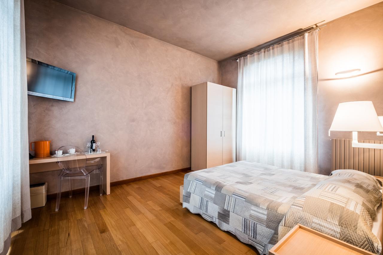 Relais 23 Hotel & Ristorante Castelnuovo Belbo ภายนอก รูปภาพ