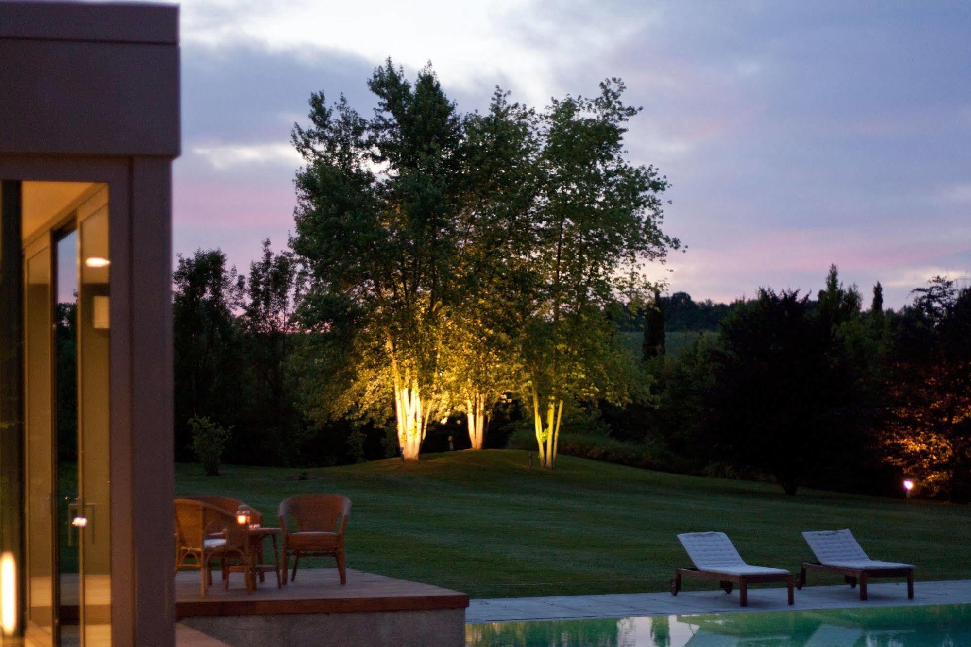 Relais 23 Hotel & Ristorante Castelnuovo Belbo ภายนอก รูปภาพ