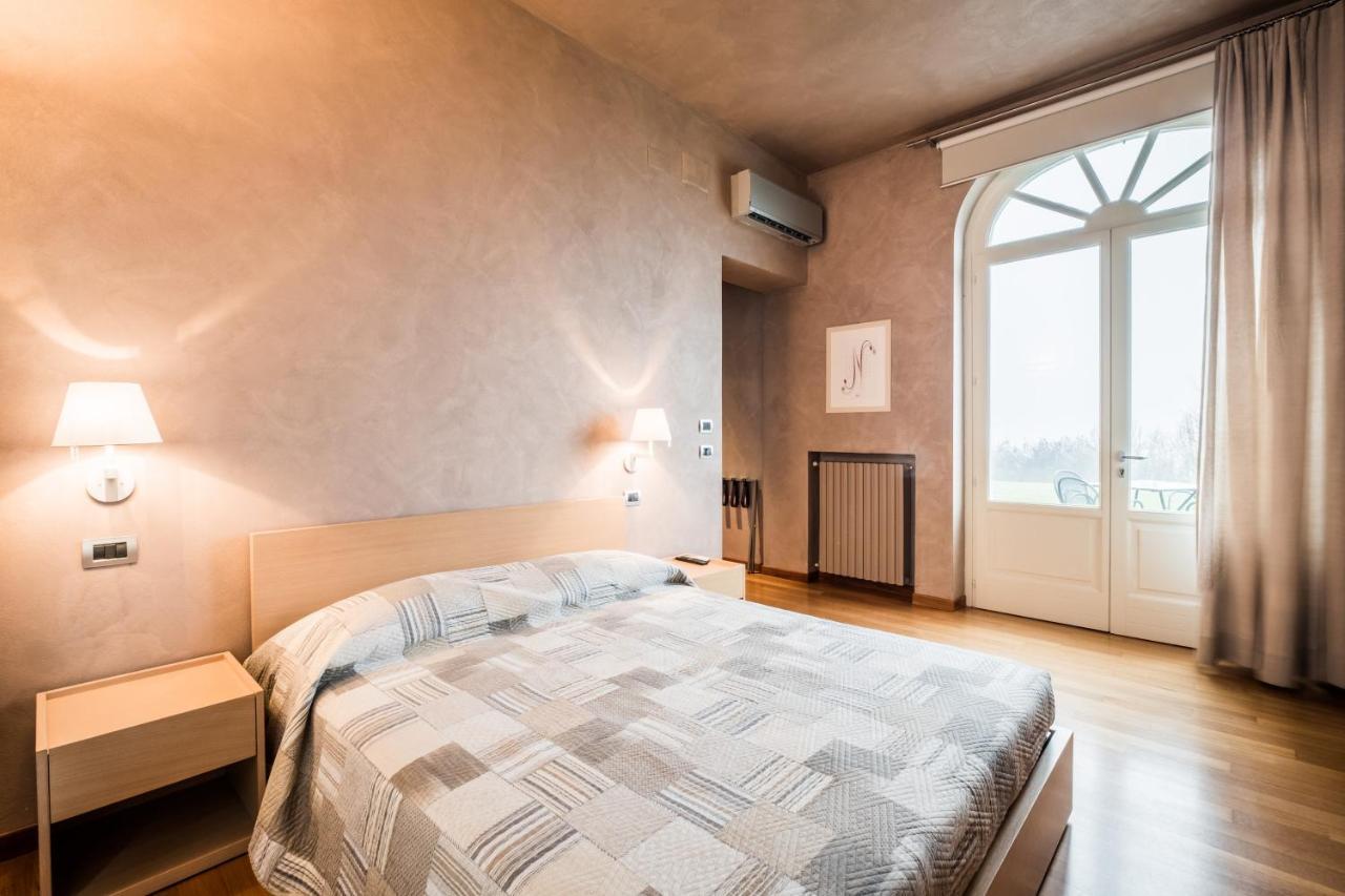 Relais 23 Hotel & Ristorante Castelnuovo Belbo ภายนอก รูปภาพ